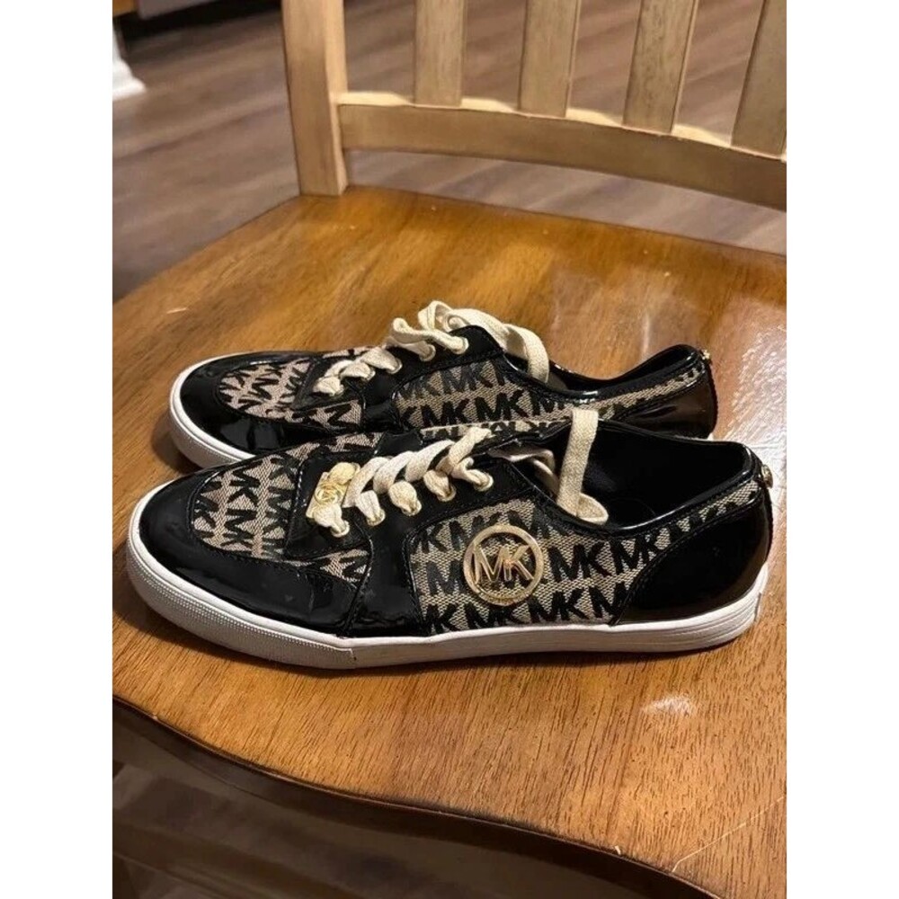 Michael Kors Ivy Low Artic Sneaker Size 5